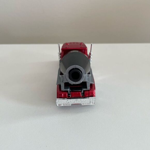 Vintage Matchbox 1981 Peterbilt Cement Truck Metallic Red Vintage Diecast 1:2 - Picture 3 of 9
